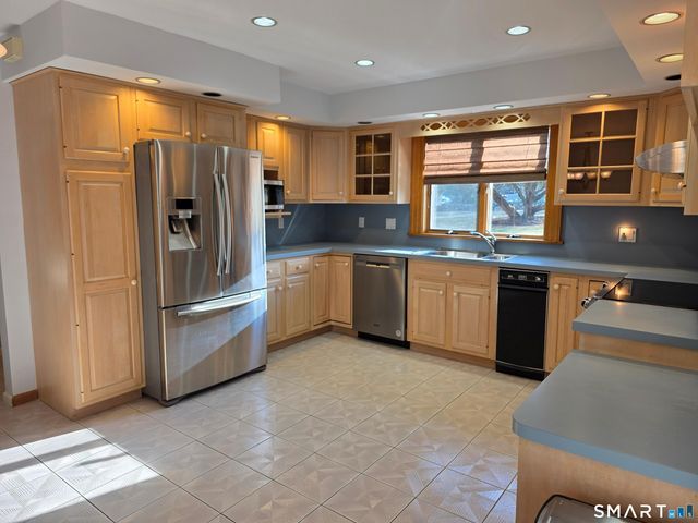 281 Roxbury Road, Stamford, CT 06902