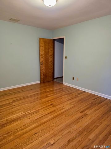 281 Roxbury Road, Stamford, CT 06902