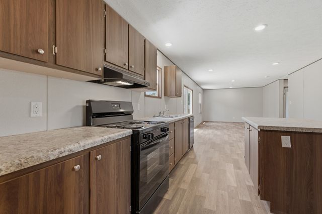 335 Meridian Dr, Smithville, TN 37166