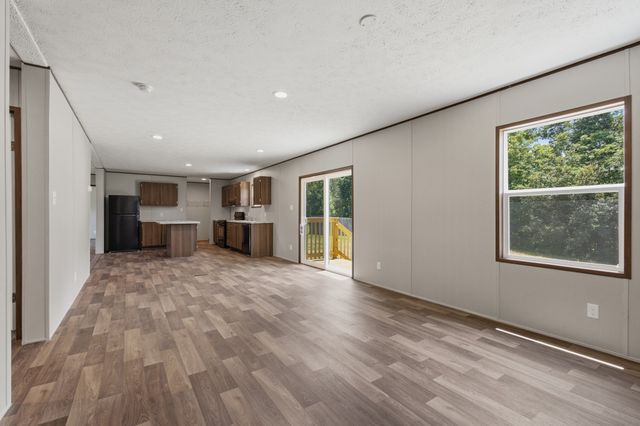 335 Meridian Dr, Smithville, TN 37166