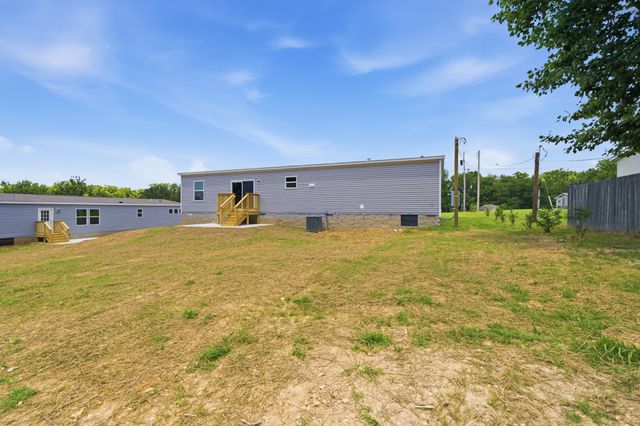 335 Meridian Dr, Smithville, TN 37166