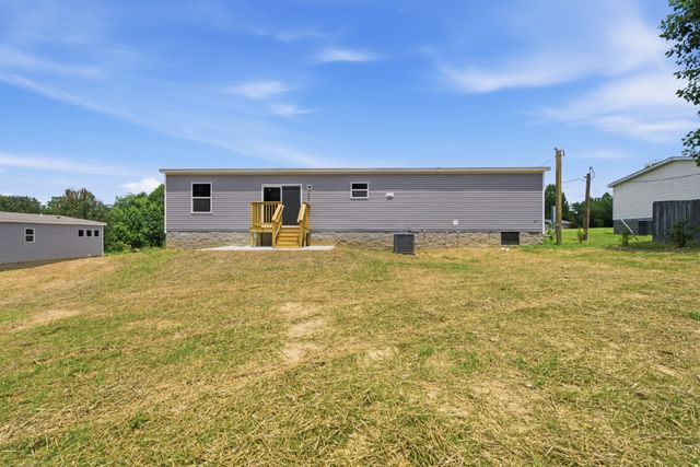 335 Meridian Dr, Smithville, TN 37166