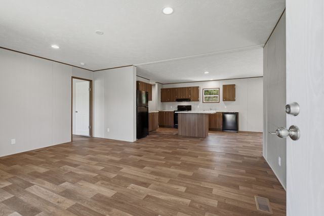 335 Meridian Dr, Smithville, TN 37166