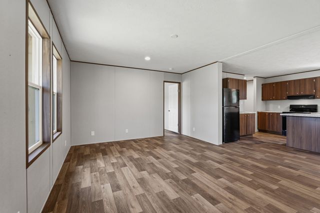 335 Meridian Dr, Smithville, TN 37166