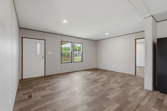 335 Meridian Dr, Smithville, TN 37166