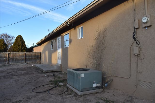 526 Camino Arbolera, Espanola, NM 87532