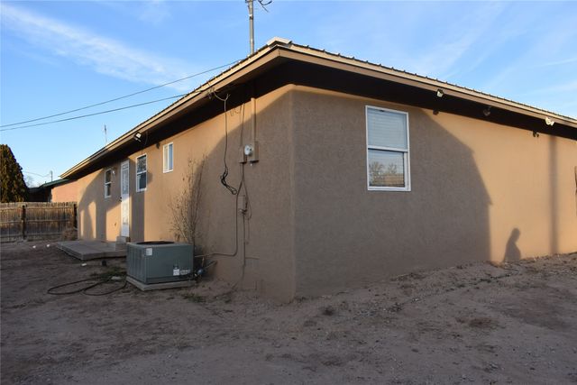 526 Camino Arbolera, Espanola, NM 87532