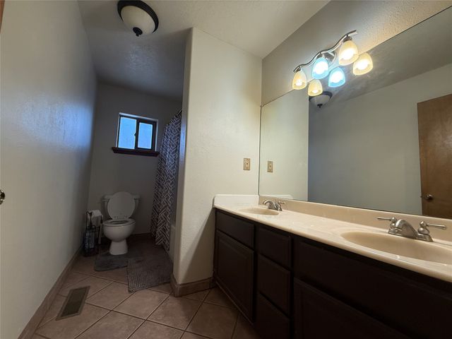 526 Camino Arbolera, Espanola, NM 87532