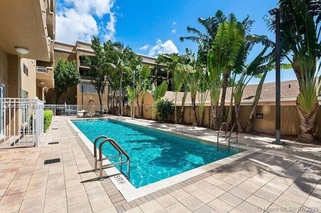 2665 SW 37th Ave 611, Miami, FL 33133