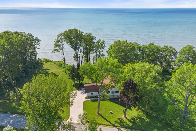 7466 N SHORE Drive, Erie, PA 16511