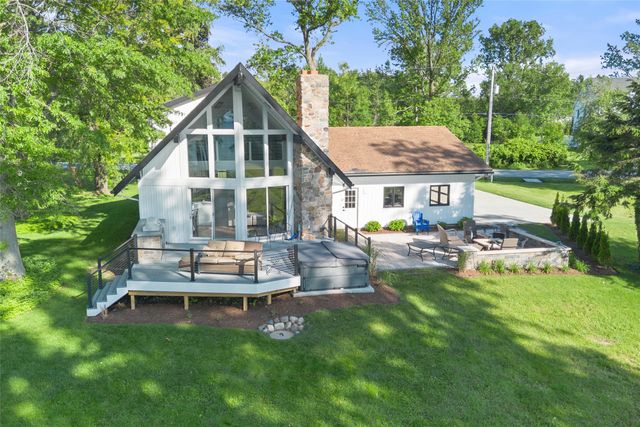 7466 N SHORE Drive, Erie, PA 16511