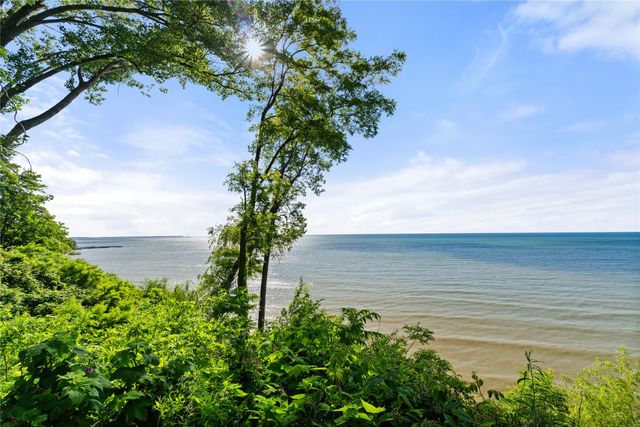 7466 N SHORE Drive, Erie, PA 16511