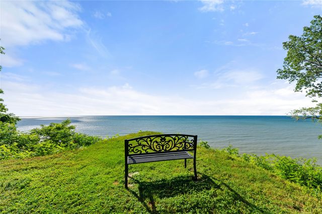 7466 N SHORE Drive, Erie, PA 16511