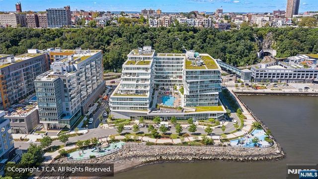 800 Ave At Port Imperial 317, Weehawken, NJ 07086