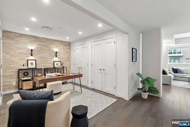 800 Ave At Port Imperial 317, Weehawken, NJ 07086