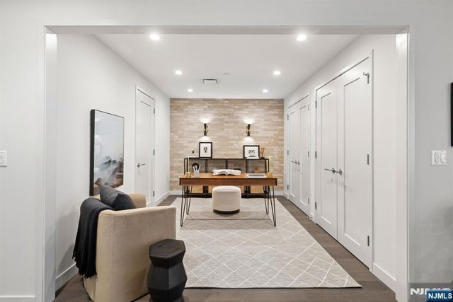 800 Ave At Port Imperial 317, Weehawken, NJ 07086