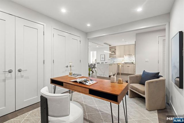 800 Ave At Port Imperial 317, Weehawken, NJ 07086