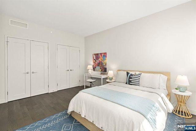 800 Ave At Port Imperial 317, Weehawken, NJ 07086