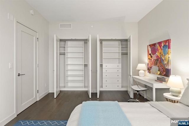 800 Ave At Port Imperial 317, Weehawken, NJ 07086