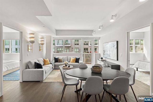 800 Ave At Port Imperial 317, Weehawken, NJ 07086