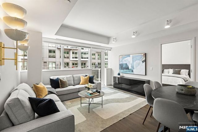 800 Ave At Port Imperial 317, Weehawken, NJ 07086