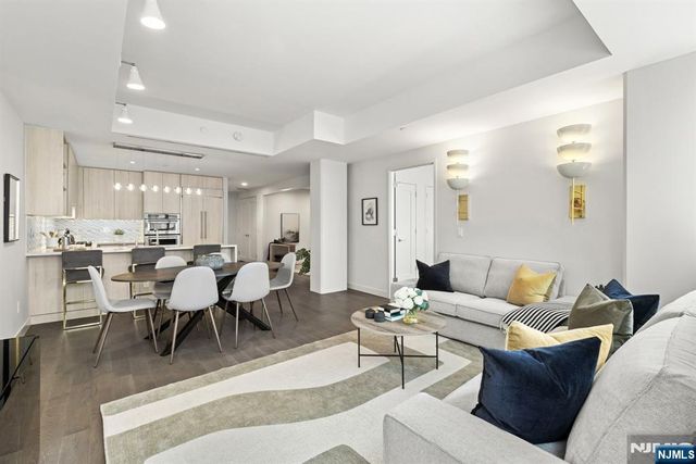 800 Ave At Port Imperial 317, Weehawken, NJ 07086