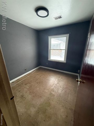 53 E Brickley Avenue, Hazel Park, MI 48030