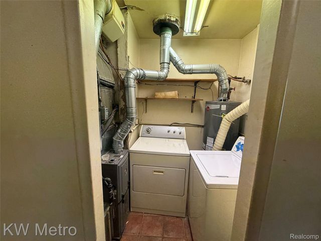 53 E Brickley Avenue, Hazel Park, MI 48030