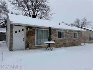 53 E Brickley Avenue, Hazel Park, MI 48030