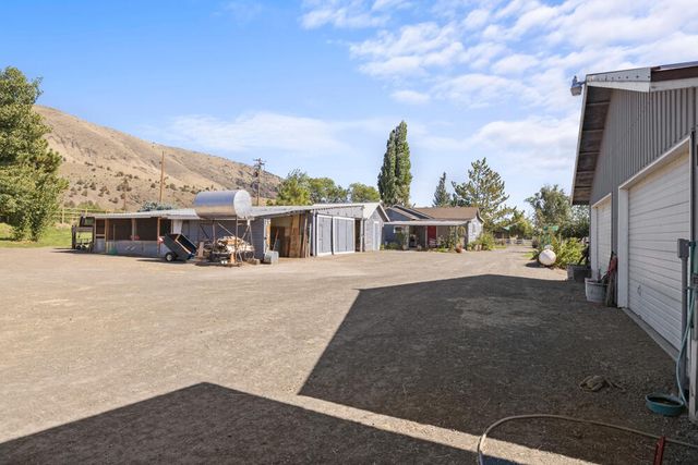 10403 Matney Way, Klamath Falls, OR 97603