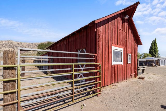 10403 Matney Way, Klamath Falls, OR 97603