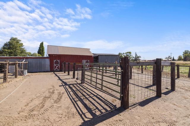 10403 Matney Way, Klamath Falls, OR 97603