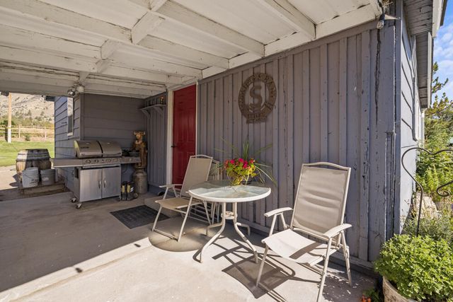 10403 Matney Way, Klamath Falls, OR 97603