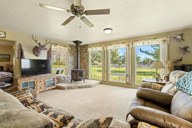 10403 Matney Way, Klamath Falls, OR 97603