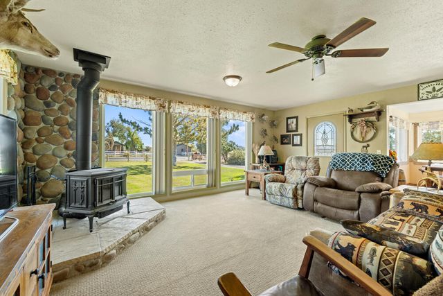 10403 Matney Way, Klamath Falls, OR 97603