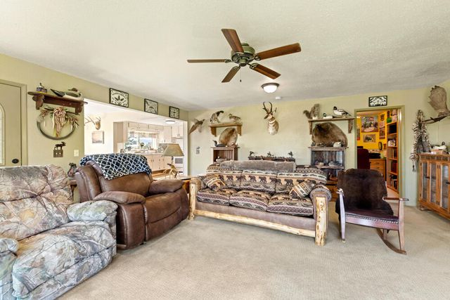 10403 Matney Way, Klamath Falls, OR 97603