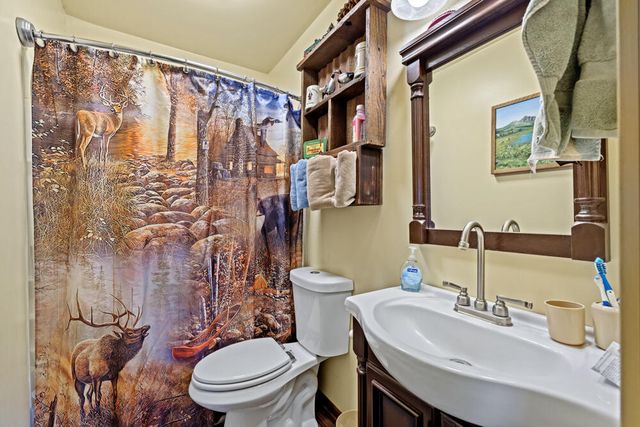 10403 Matney Way, Klamath Falls, OR 97603