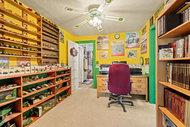 10403 Matney Way, Klamath Falls, OR 97603