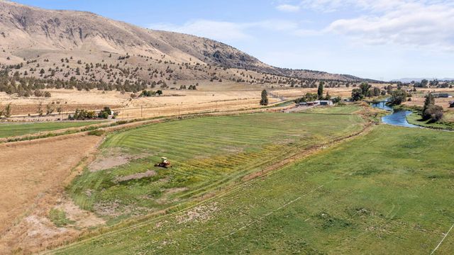 10403 Matney Way, Klamath Falls, OR 97603