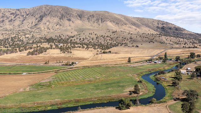 10403 Matney Way, Klamath Falls, OR 97603