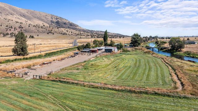 10403 Matney Way, Klamath Falls, OR 97603
