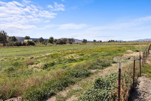 10403 Matney Way, Klamath Falls, OR 97603