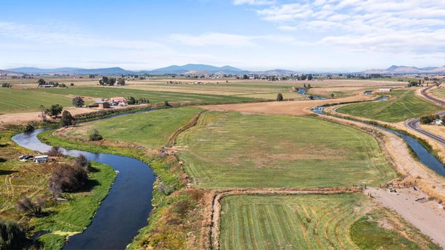 10403 Matney Way, Klamath Falls, OR 97603