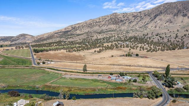 10403 Matney Way, Klamath Falls, OR 97603