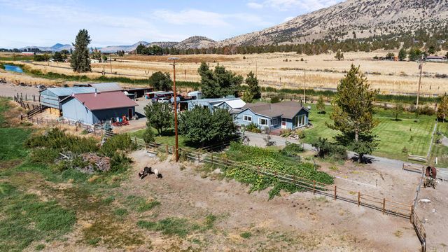 10403 Matney Way, Klamath Falls, OR 97603