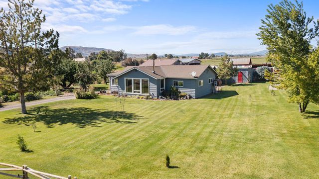10403 Matney Way, Klamath Falls, OR 97603