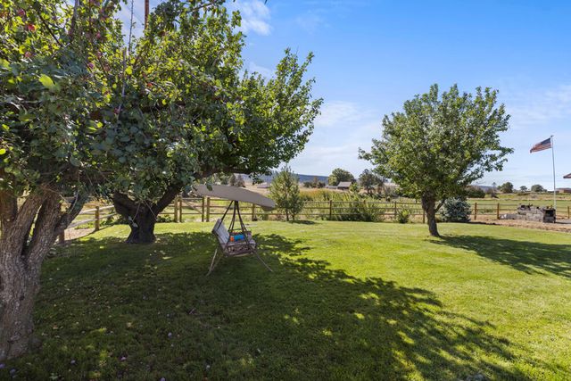 10403 Matney Way, Klamath Falls, OR 97603