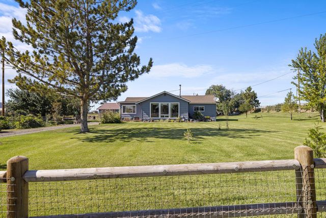 10403 Matney Way, Klamath Falls, OR 97603