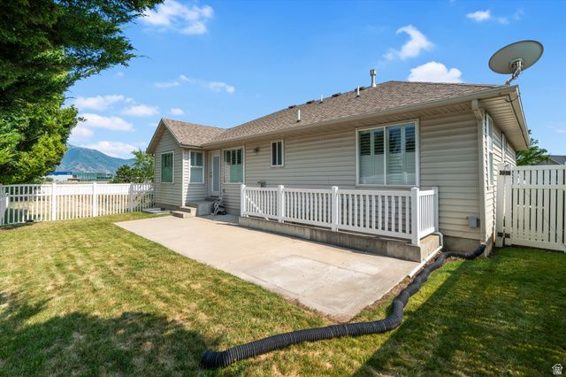 1606 W SENECA DR, Roy, UT 84067