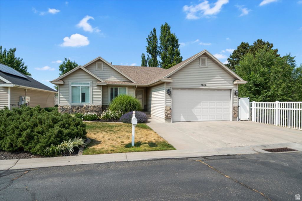 1606 W SENECA DR, Roy, UT 84067